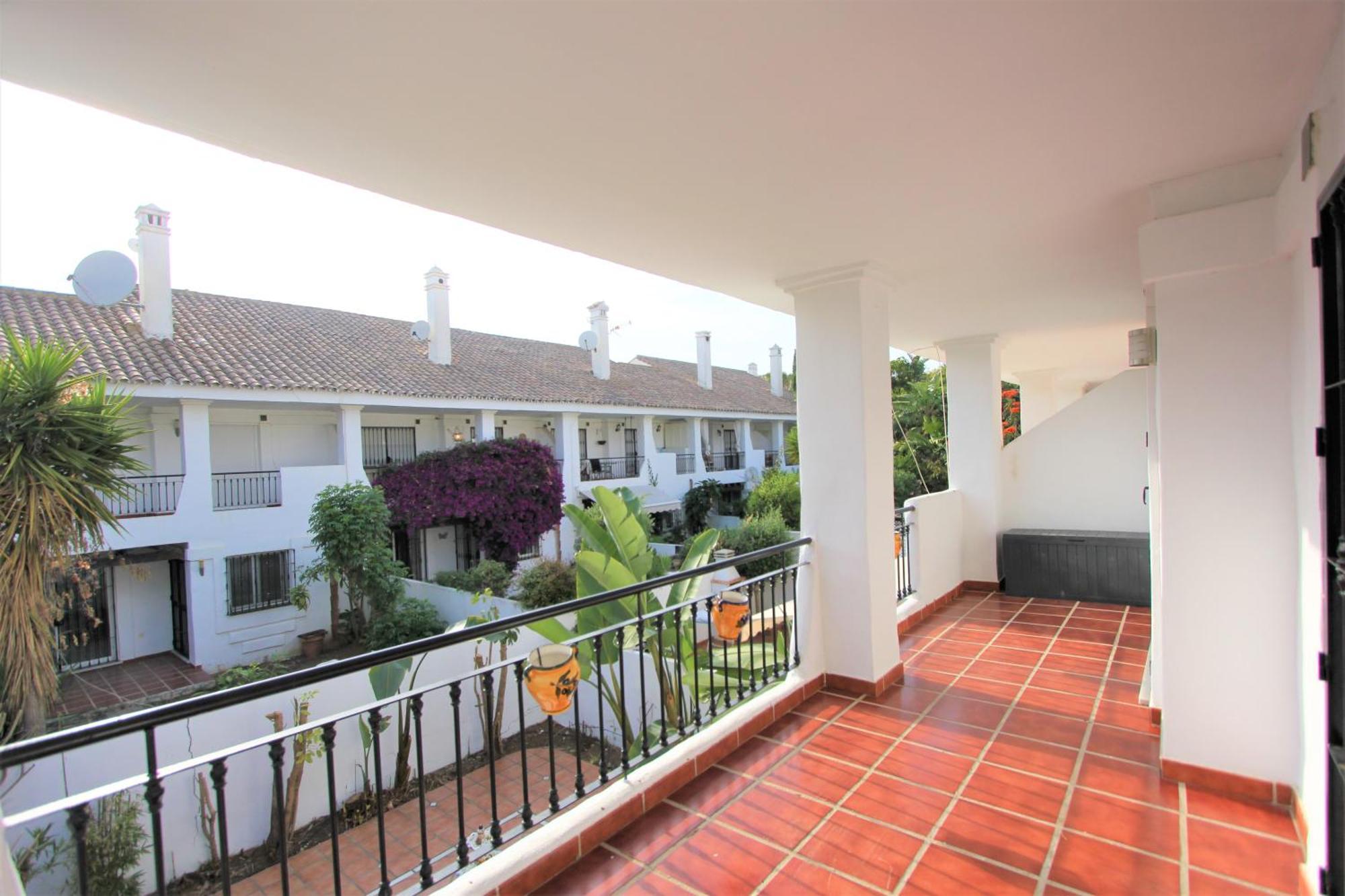 Apartamentos Naranjos Del Sol Марбелья Экстерьер фото