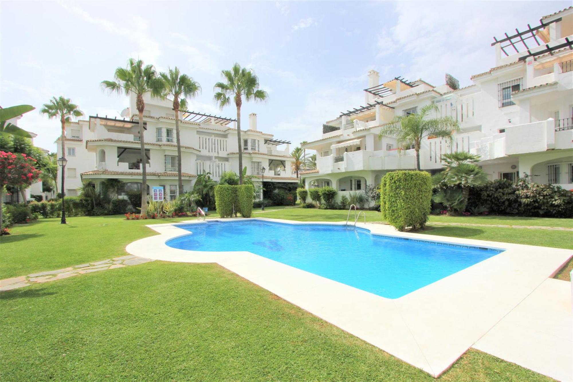 Apartamentos Naranjos Del Sol Марбелья Экстерьер фото