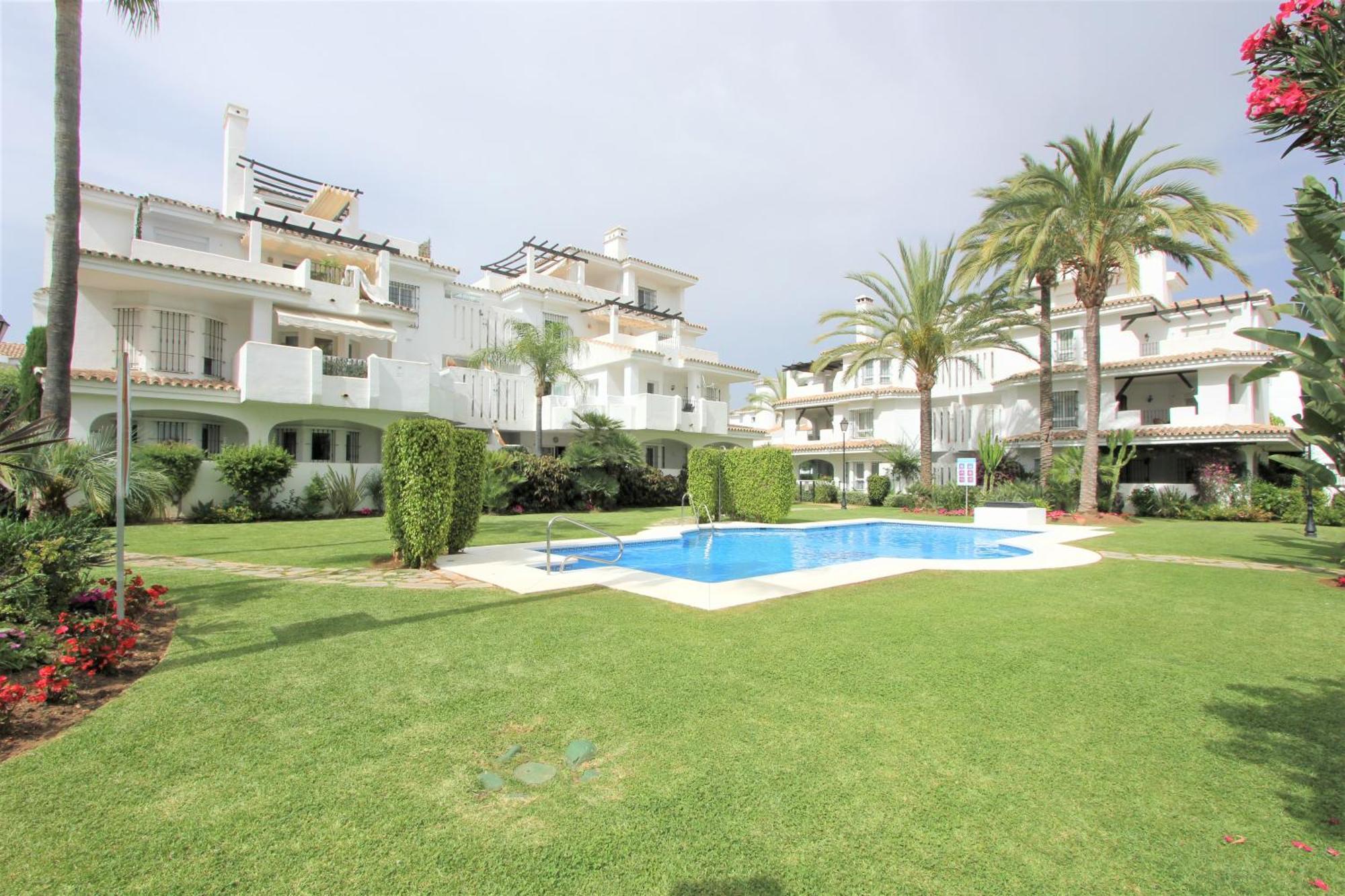 Apartamentos Naranjos Del Sol Марбелья Экстерьер фото